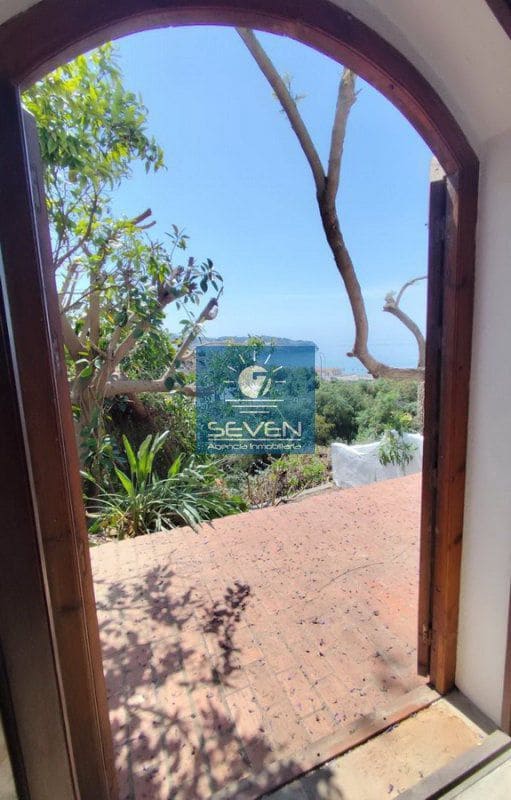 3 slaapkamer Villa te koop in La Herradura met zwembad garage - € 549.000 (Ref: 10037832)
