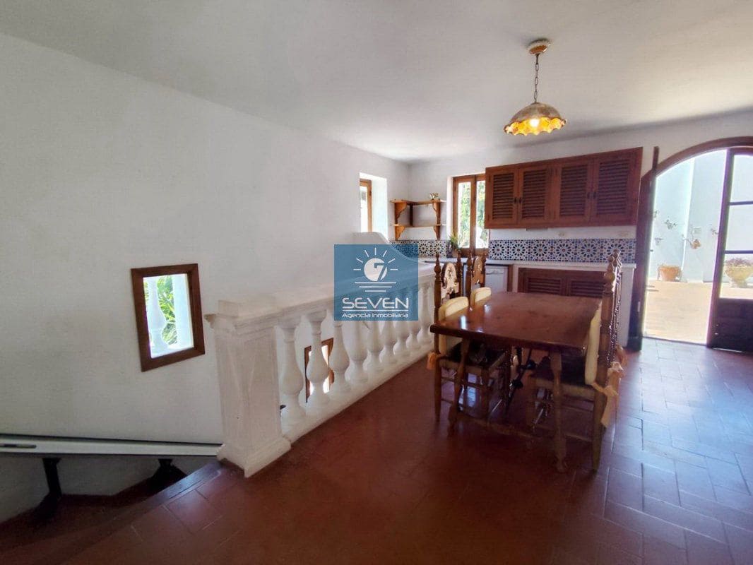 3 slaapkamer Villa te koop in La Herradura met zwembad garage - € 549.000 (Ref: 10037832)