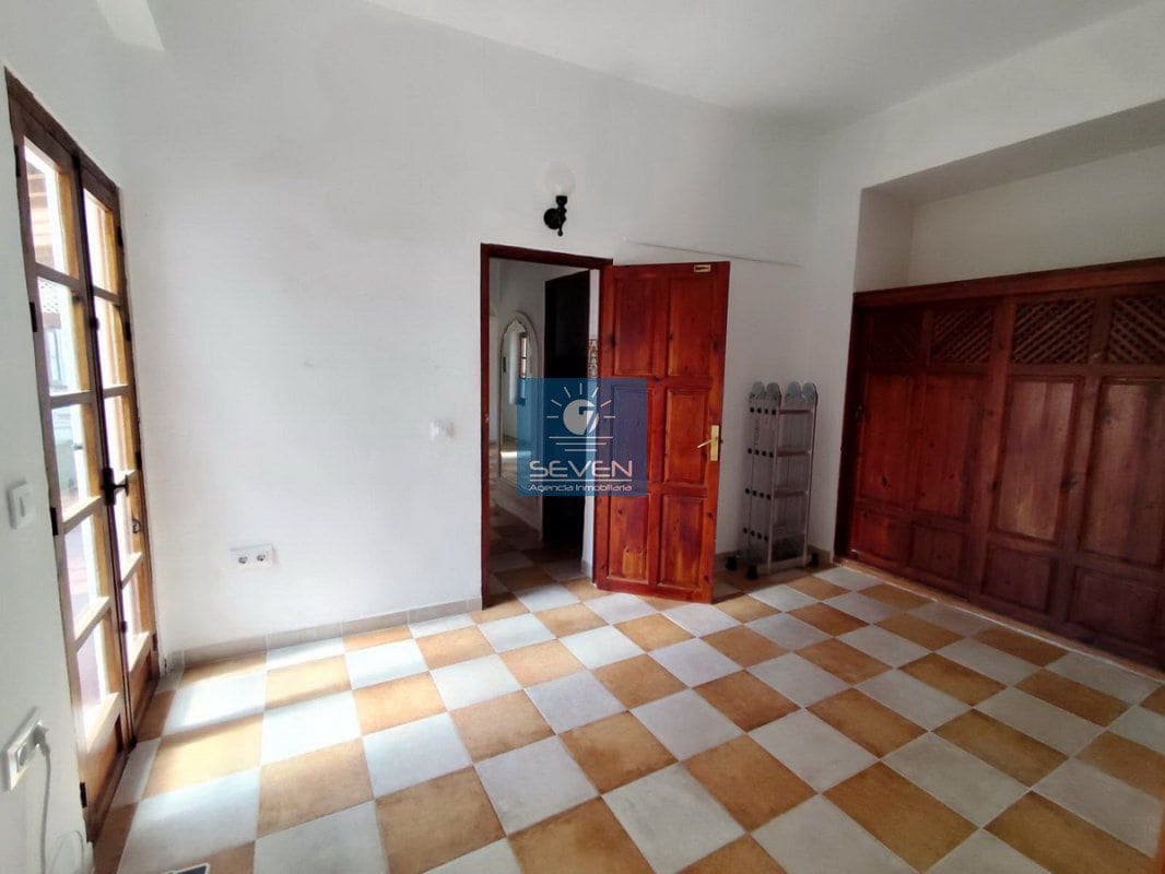 3 slaapkamer Villa te koop in La Herradura met zwembad garage - € 549.000 (Ref: 10037832)