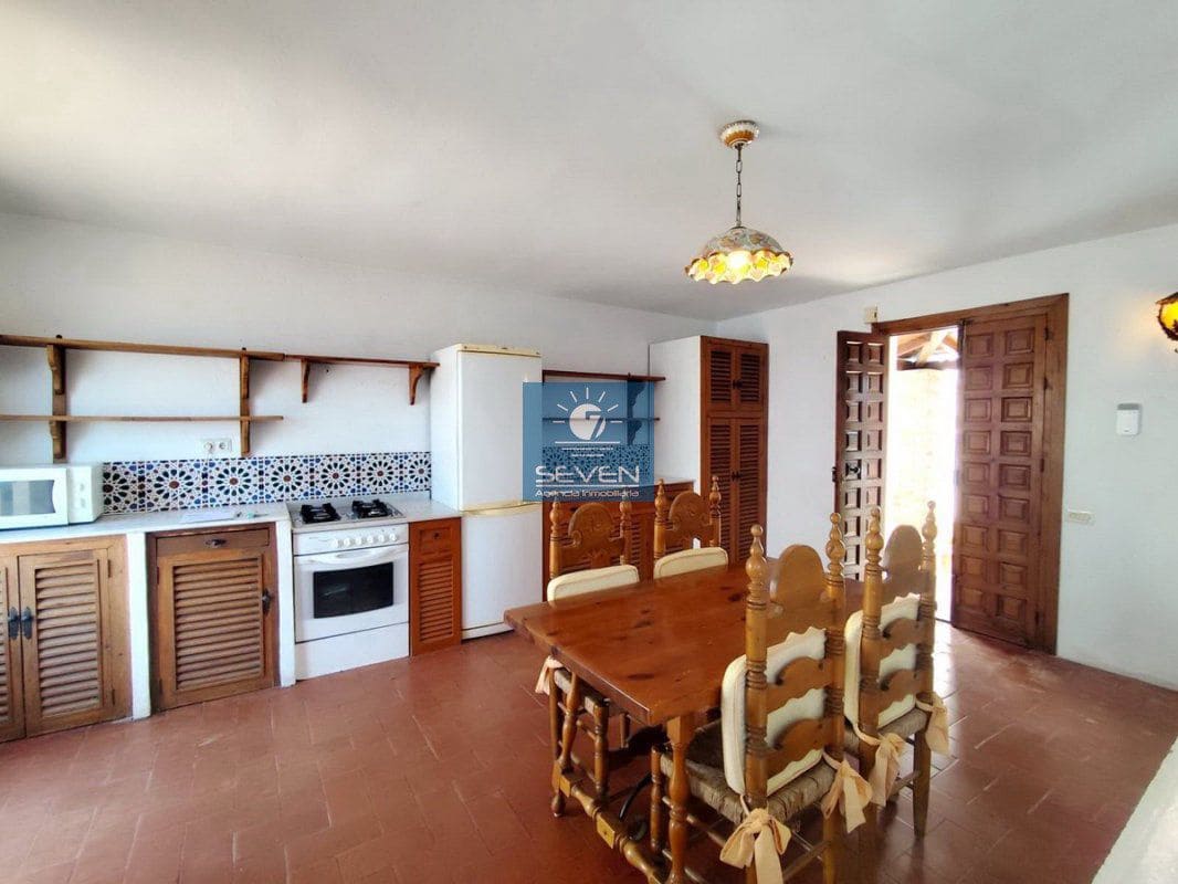 3 slaapkamer Villa te koop in La Herradura met zwembad garage - € 549.000 (Ref: 10037832)