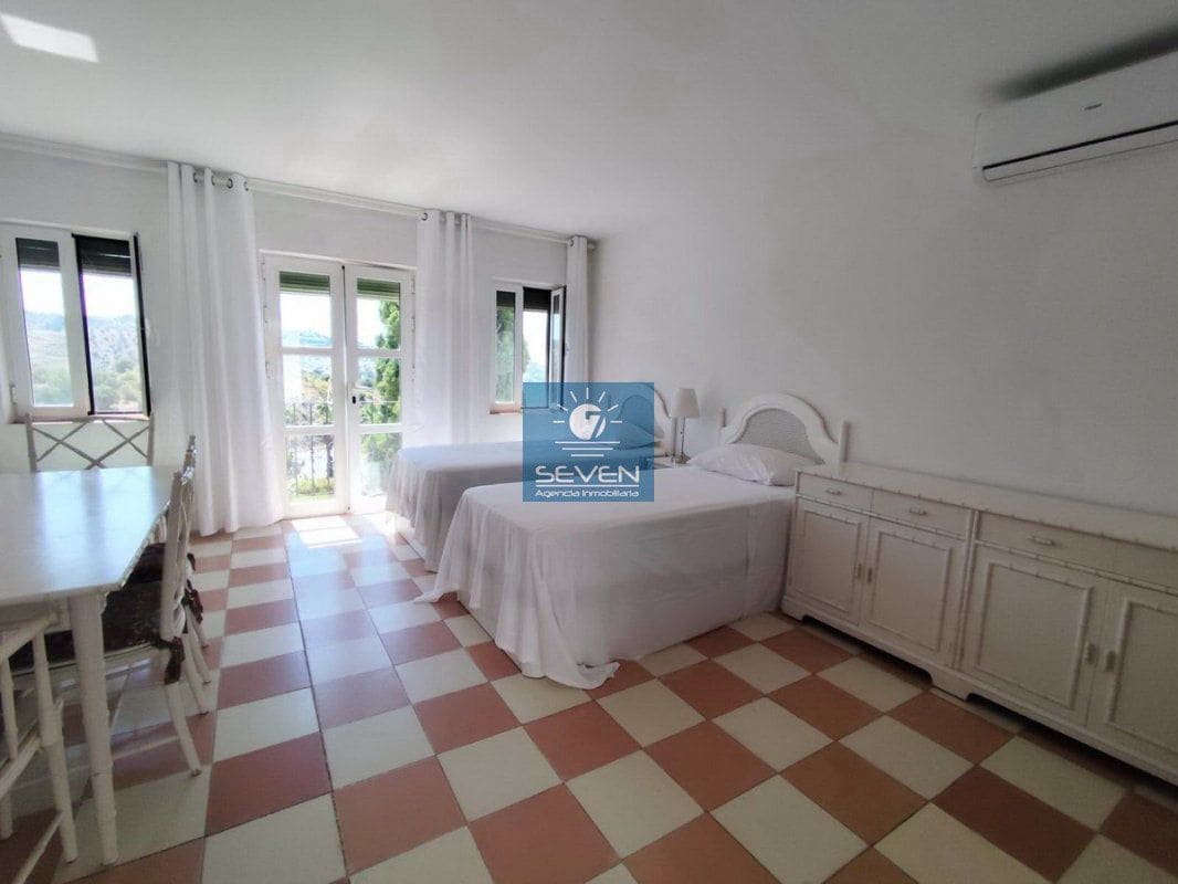 3 slaapkamer Villa te koop in La Herradura met zwembad garage - € 549.000 (Ref: 10037832)