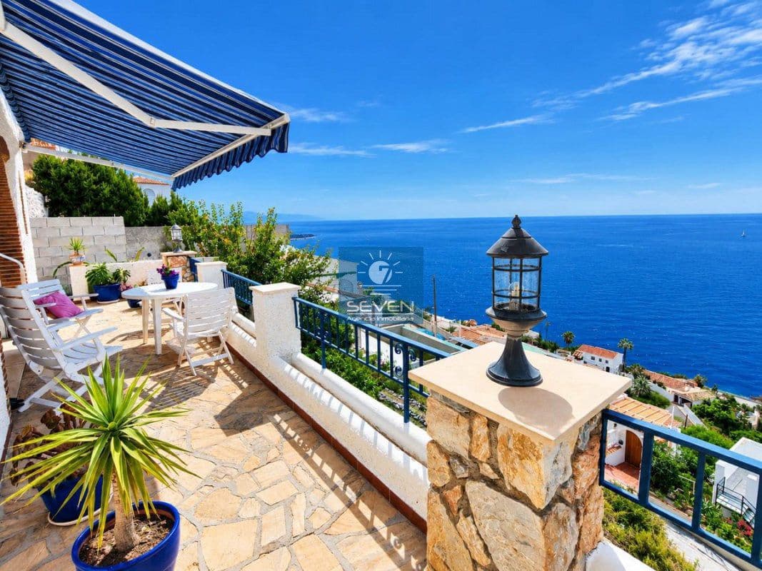 Chalet de 3 habitaciones en Salobreña en venta con piscina garaje - 495.000 € (Ref: 10061672)