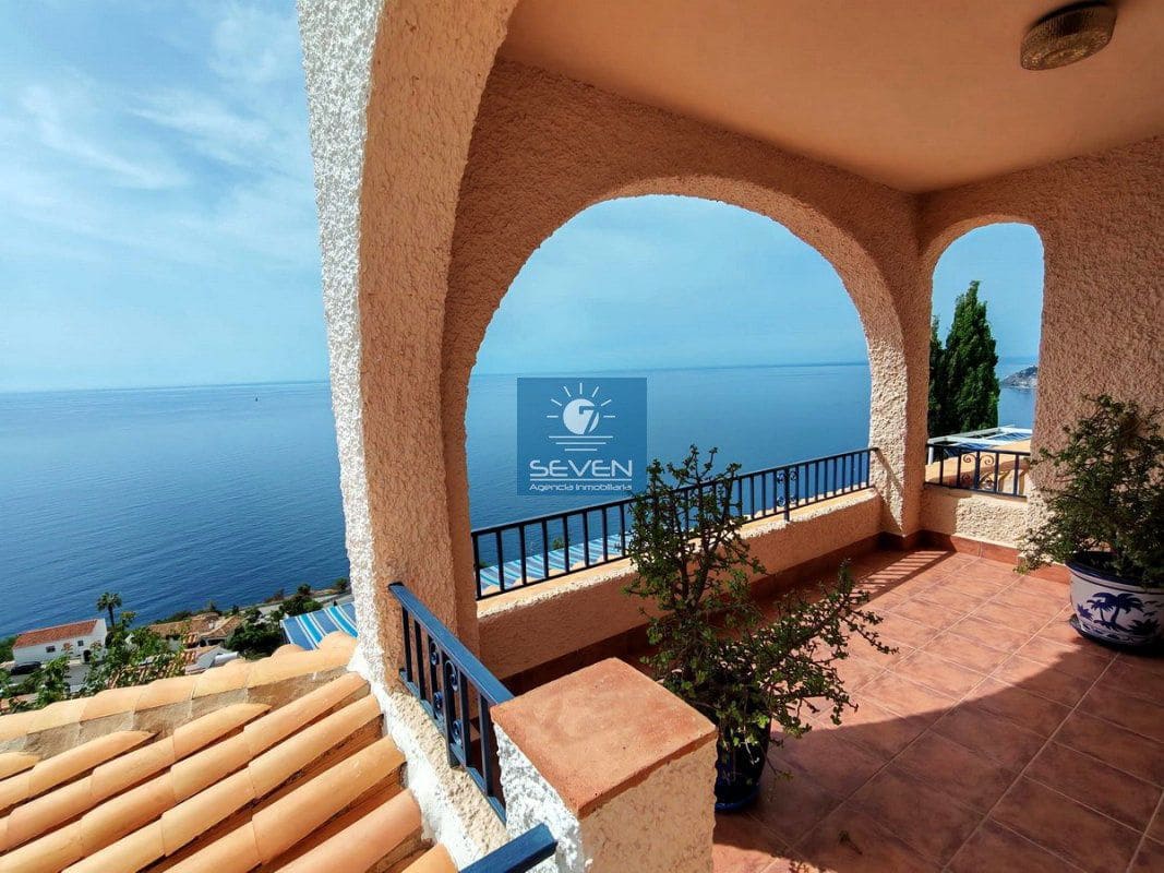 Chalet de 3 habitaciones en Salobreña en venta con piscina garaje - 495.000 € (Ref: 10061672)