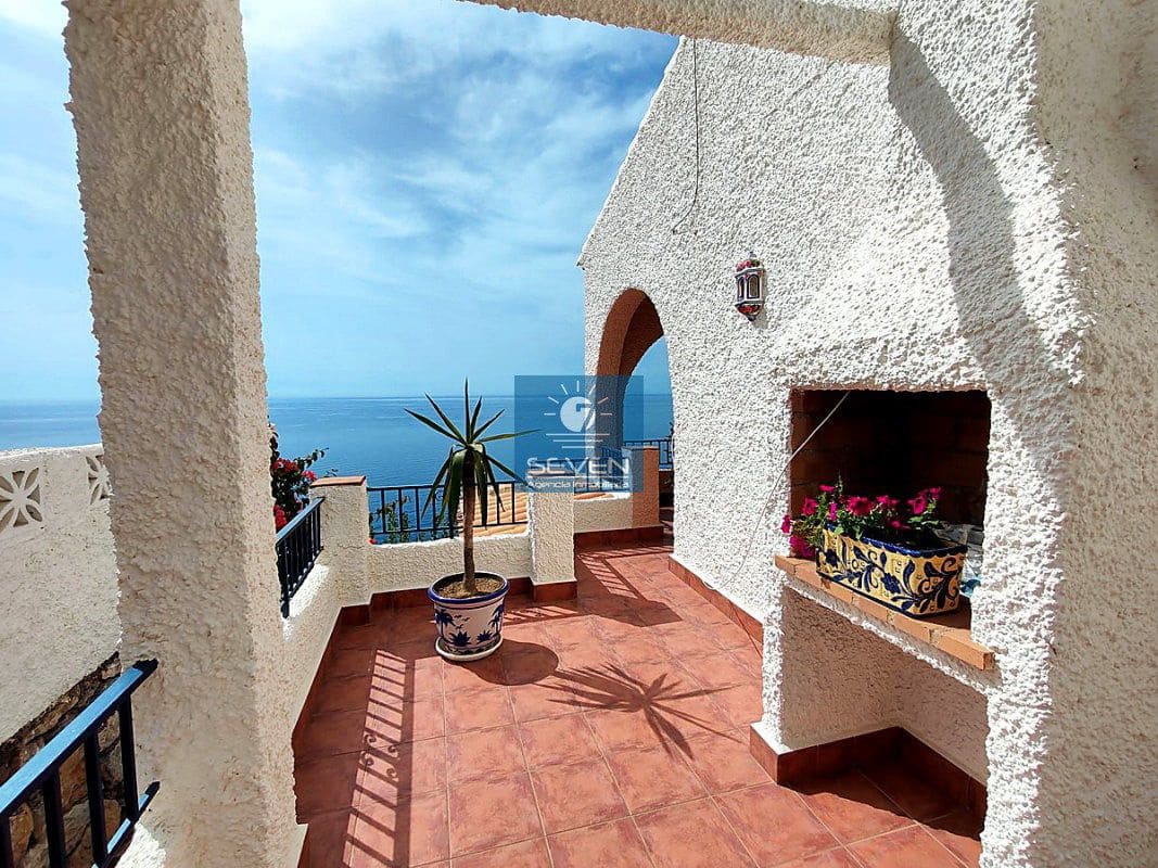 Chalet de 3 habitaciones en Salobreña en venta con piscina garaje - 495.000 € (Ref: 10061672)