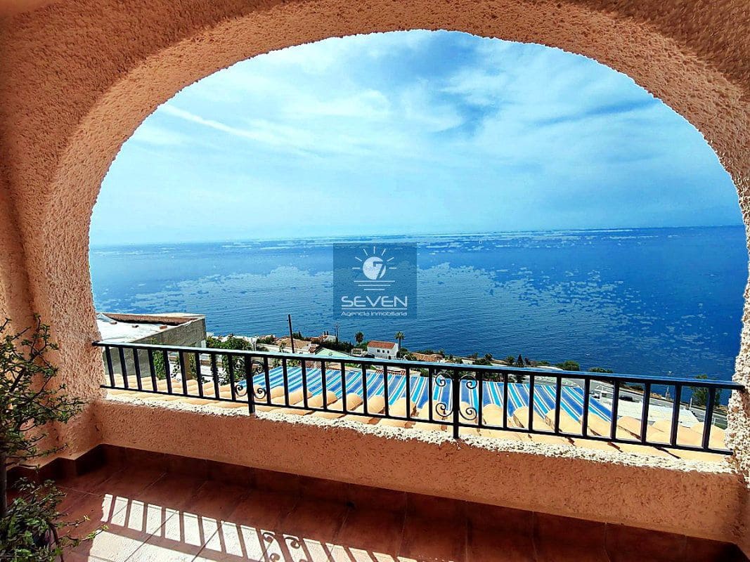 Chalet de 3 habitaciones en Salobreña en venta con piscina garaje - 495.000 € (Ref: 10061672)