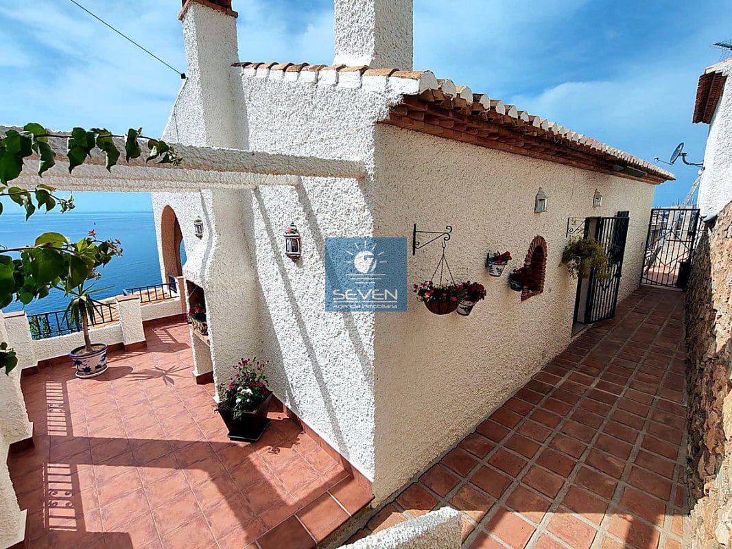Chalet de 3 habitaciones en Salobreña en venta con piscina garaje - 495.000 € (Ref: 10061672)