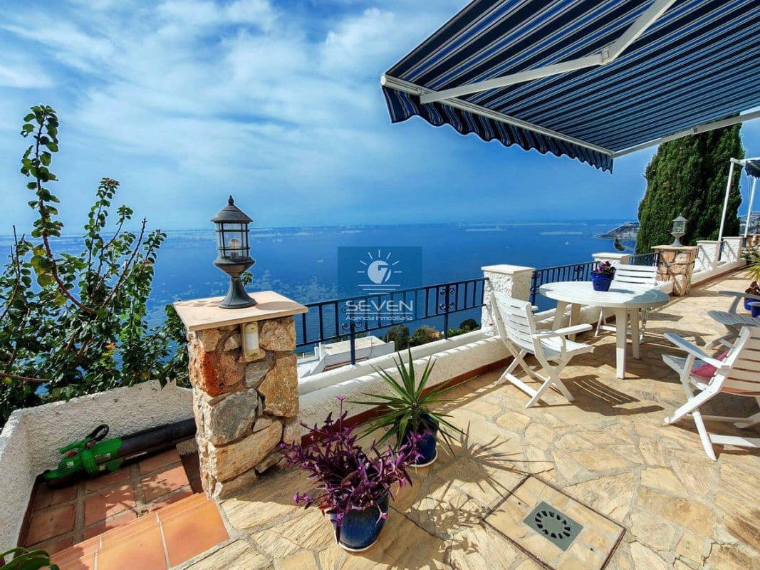 Chalet de 3 habitaciones en Salobreña en venta con piscina garaje - 495.000 € (Ref: 10061672)