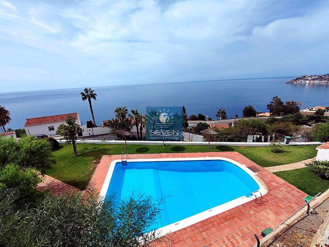 Chalet de 3 habitaciones en Salobreña en venta con piscina garaje - 495.000 € (Ref: 10061672)