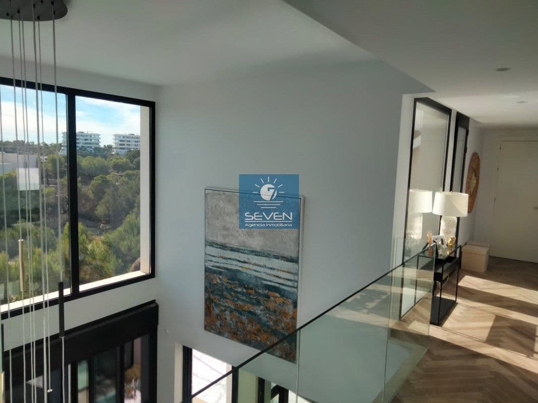 4 makuuhuone Huvila myytävänä paikassa Las Colinas Golf mukana 
autotalli - 2 950 000 € (Ref: 8040474)