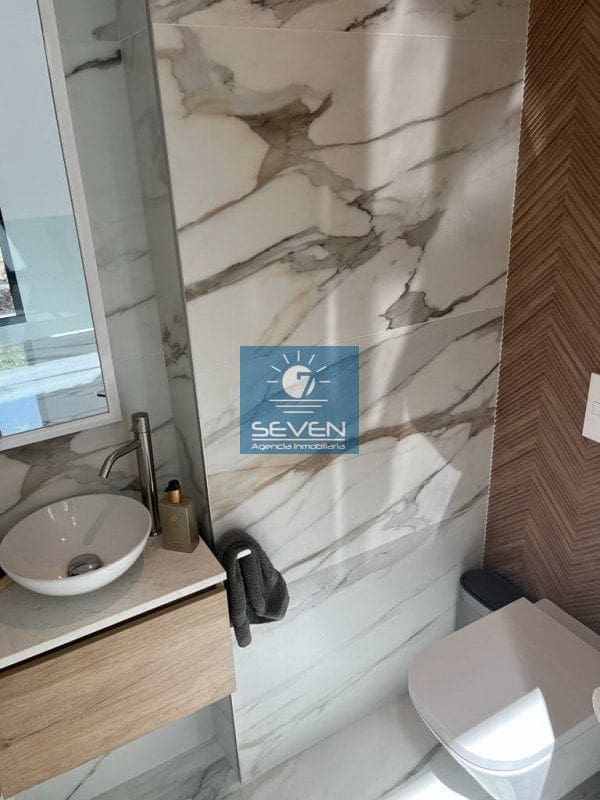 4 makuuhuone Huvila myytävänä paikassa Las Colinas Golf mukana 
autotalli - 2 950 000 € (Ref: 8040474)