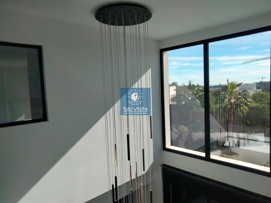 4 makuuhuone Huvila myytävänä paikassa Las Colinas Golf mukana 
autotalli - 2 950 000 € (Ref: 8040474)