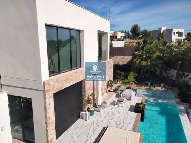 4 makuuhuone Huvila myytävänä paikassa Las Colinas Golf, Orihuela mukana 
autotalli - 2 950 000 € (Ref: 8040474)