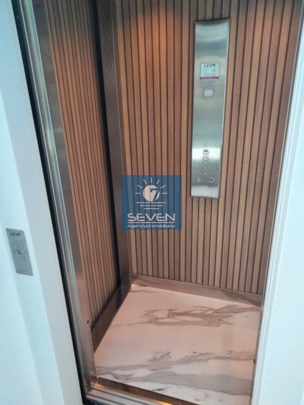 4 makuuhuone Huvila myytävänä paikassa Las Colinas Golf mukana 
autotalli - 2 950 000 € (Ref: 8040474)