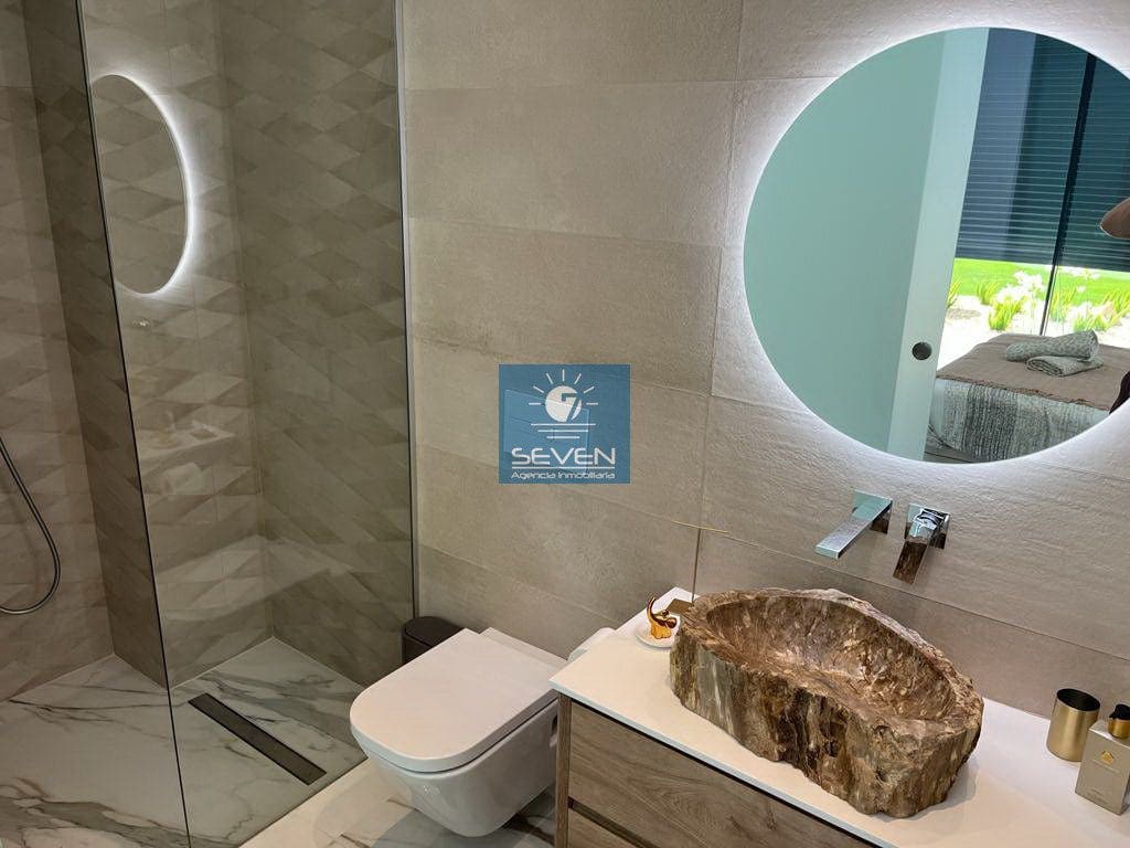 4 makuuhuone Huvila myytävänä paikassa Las Colinas Golf mukana 
autotalli - 2 950 000 € (Ref: 8040474)