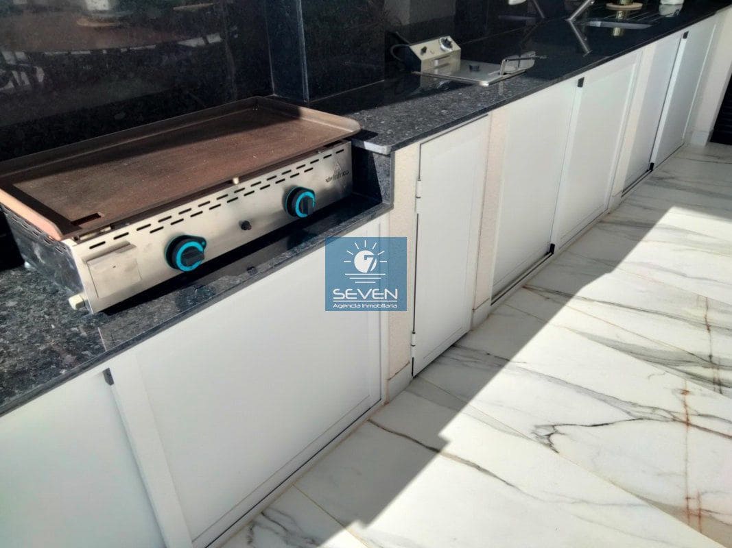 4 makuuhuone Huvila myytävänä paikassa Las Colinas Golf mukana 
autotalli - 2 950 000 € (Ref: 8040474)