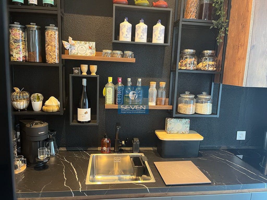 4 makuuhuone Huvila myytävänä paikassa Las Colinas Golf mukana 
autotalli - 2 950 000 € (Ref: 8040474)