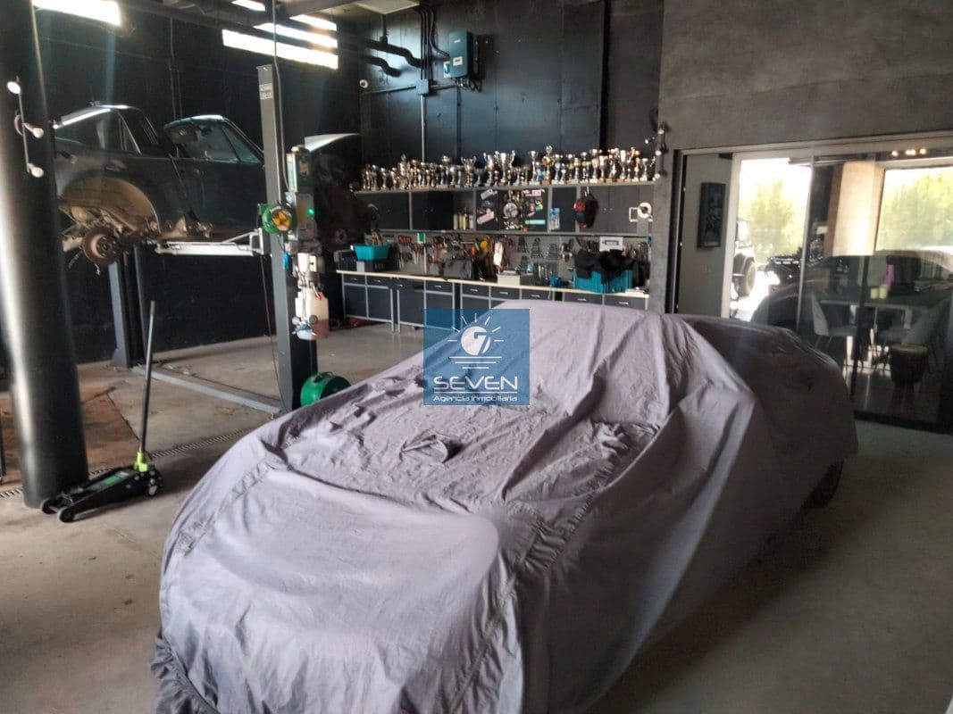 4 makuuhuone Huvila myytävänä paikassa Las Colinas Golf mukana 
autotalli - 2 950 000 € (Ref: 8040474)