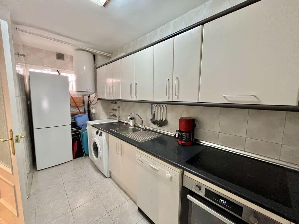 2 bedroom Apartment for rent in Almunecar with garage - € 1,000 (Ref: 8232792)