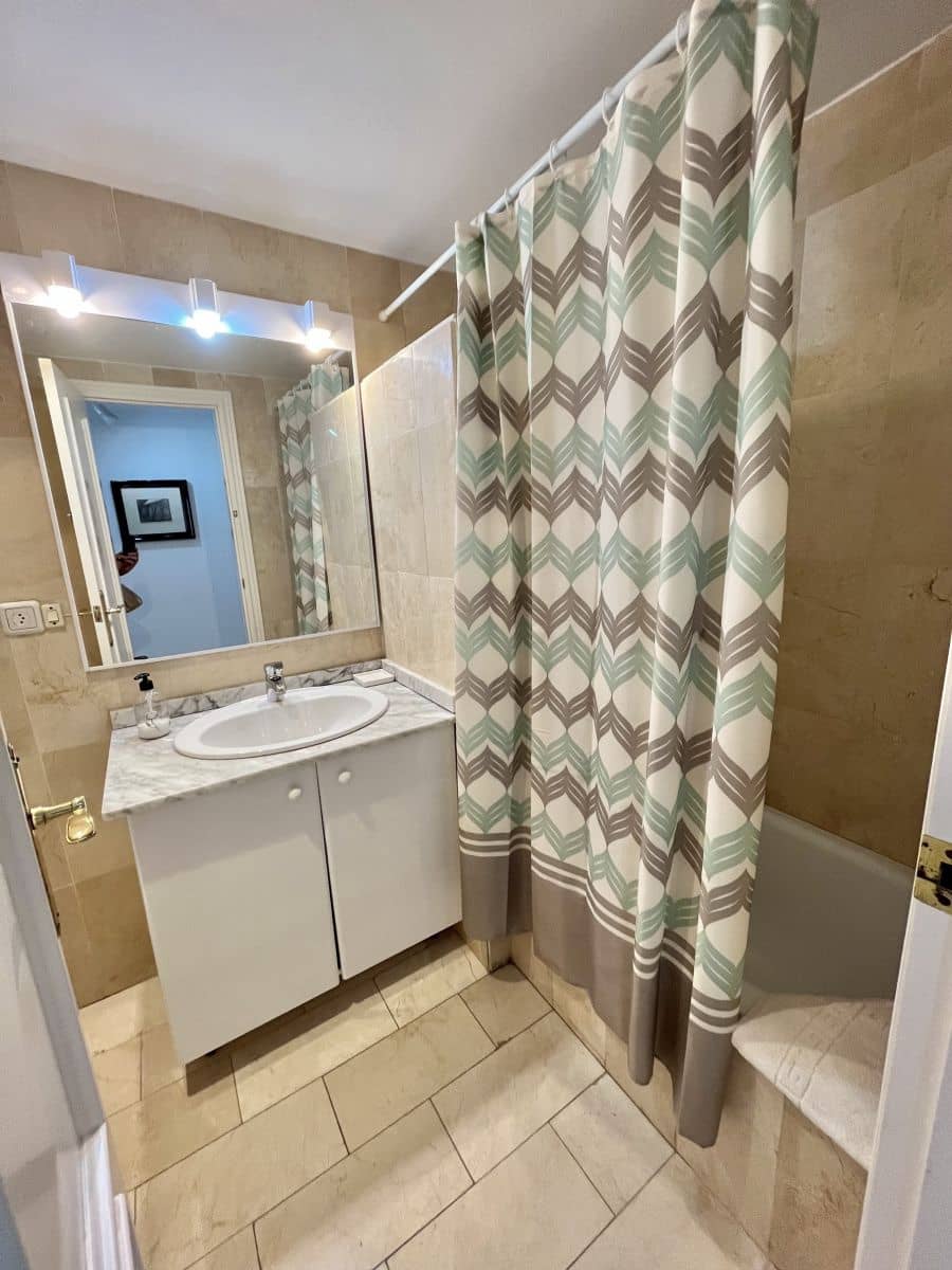 2 bedroom Apartment for rent in Almunecar with garage - € 1,000 (Ref: 8232792)