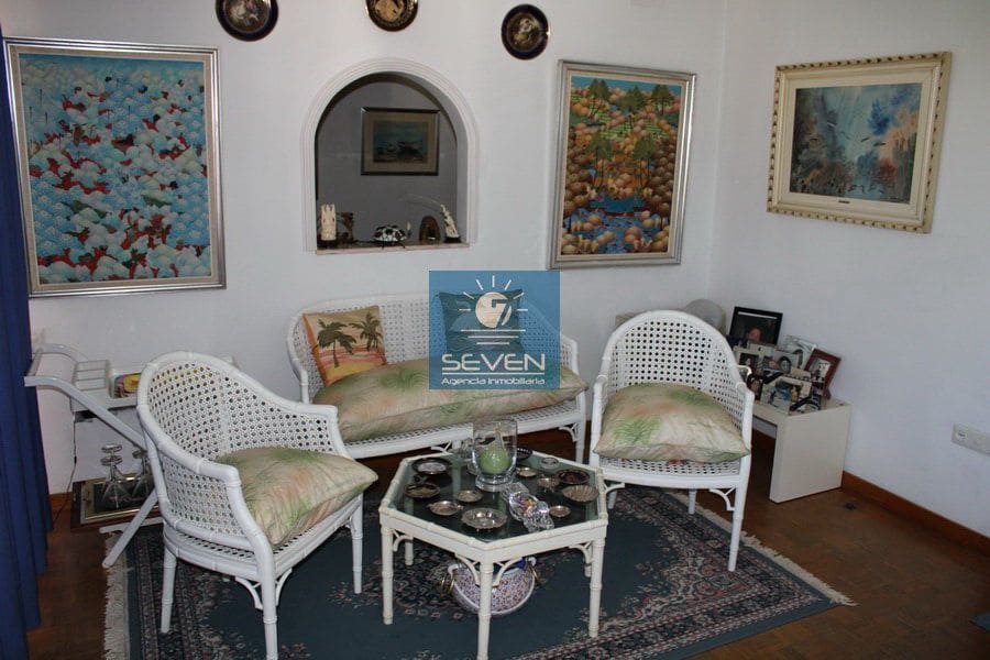 6 bedroom Villa for sale in Almunecar with garage - € 650,000 (Ref: 8322469)