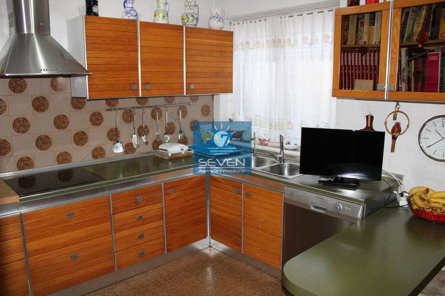 6 bedroom Villa for sale in Almunecar with garage - € 650,000 (Ref: 8322469)