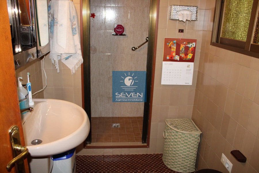 6 bedroom Villa for sale in Almunecar with garage - € 650,000 (Ref: 8322469)