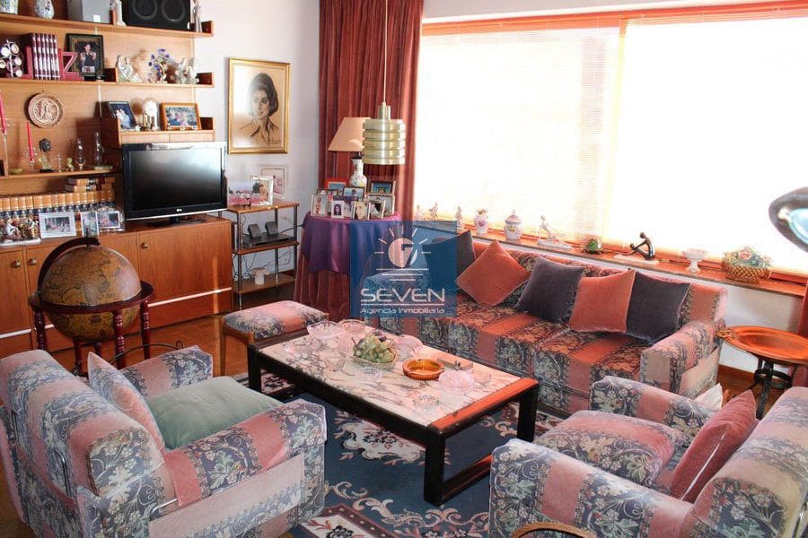 6 bedroom Villa for sale in Almunecar with garage - € 650,000 (Ref: 8322469)