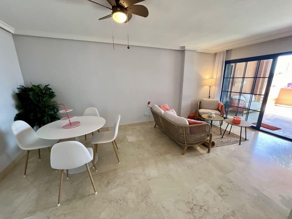 2 soveværelse Lejlighed til leje i Almunecar med garage - € 950 (Ref: 8402925)