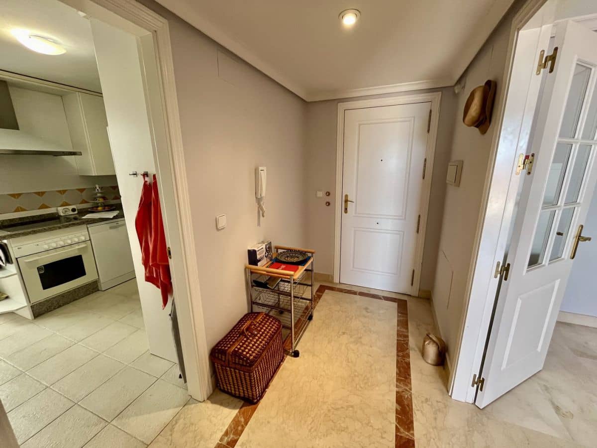 2 soveværelse Lejlighed til leje i Almunecar med garage - € 950 (Ref: 8402925)