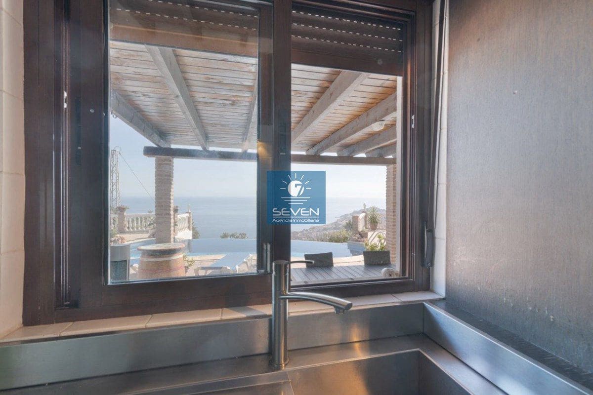 3 soveværelse Villa til salg i Almunecar - € 750.000 (Ref: 8572292)