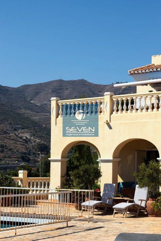 4 quarto Moradia para venda em Cotobro com garagem - 2 700 000 € (Ref: 8615134)