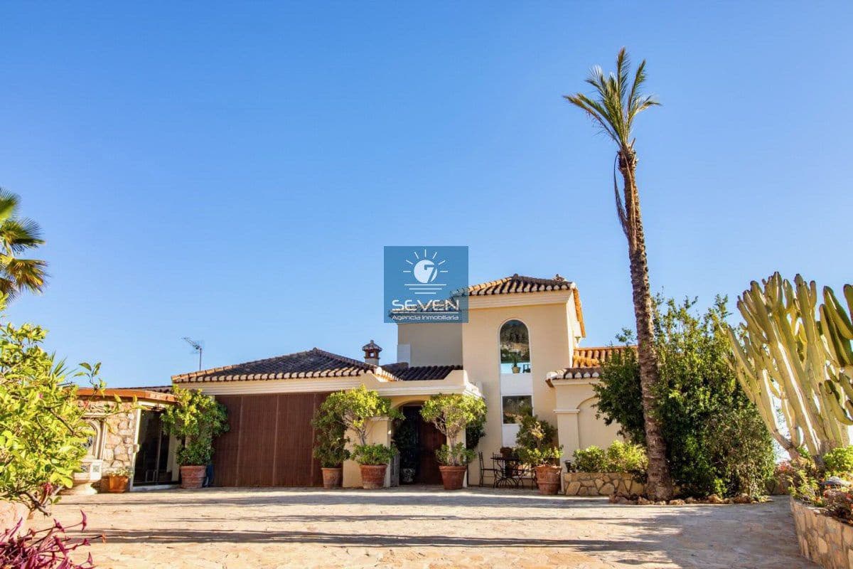 4 quarto Moradia para venda em Cotobro com garagem - 2 700 000 € (Ref: 8615134)