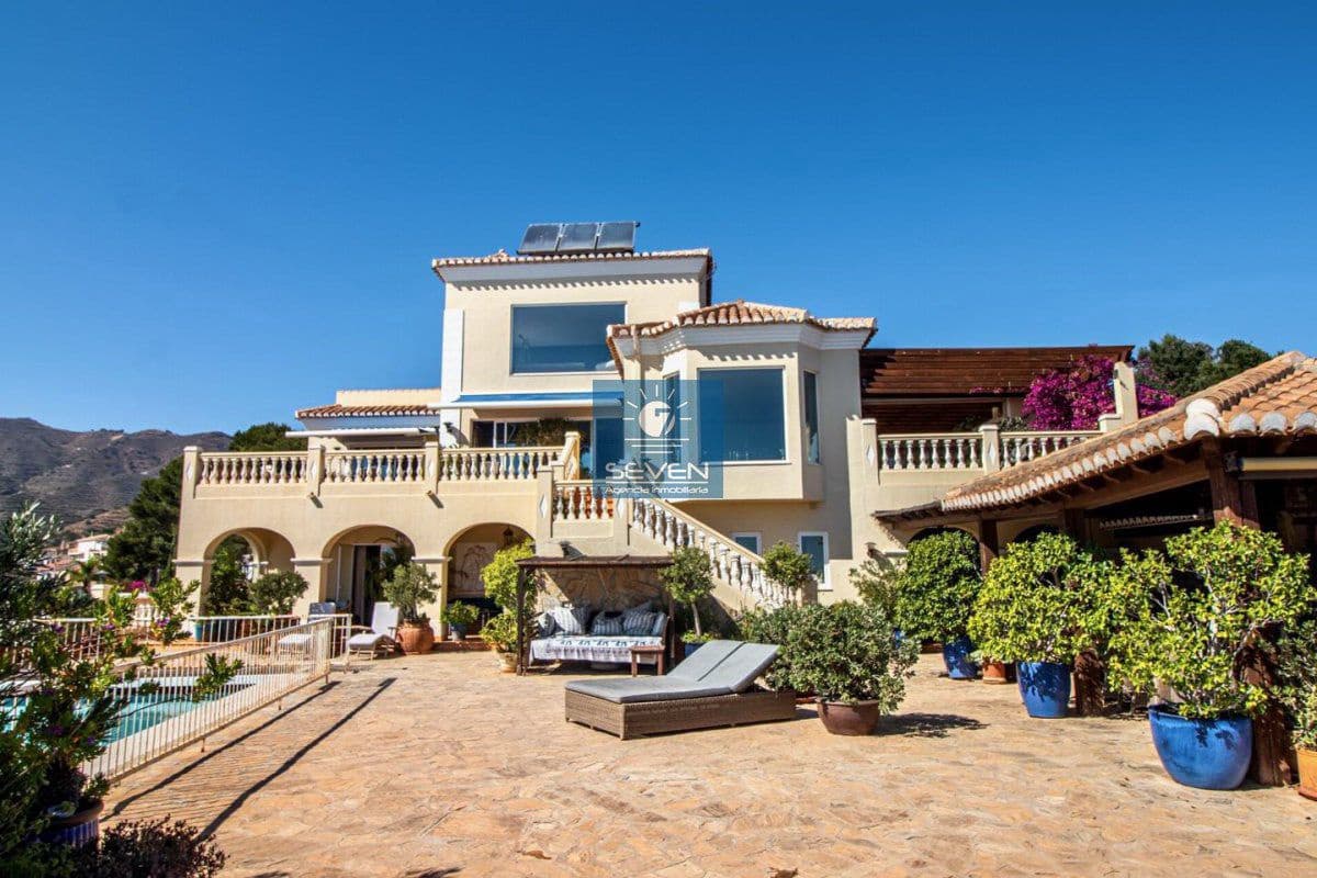 4 quarto Moradia para venda em Cotobro com garagem - 2 700 000 € (Ref: 8615134)