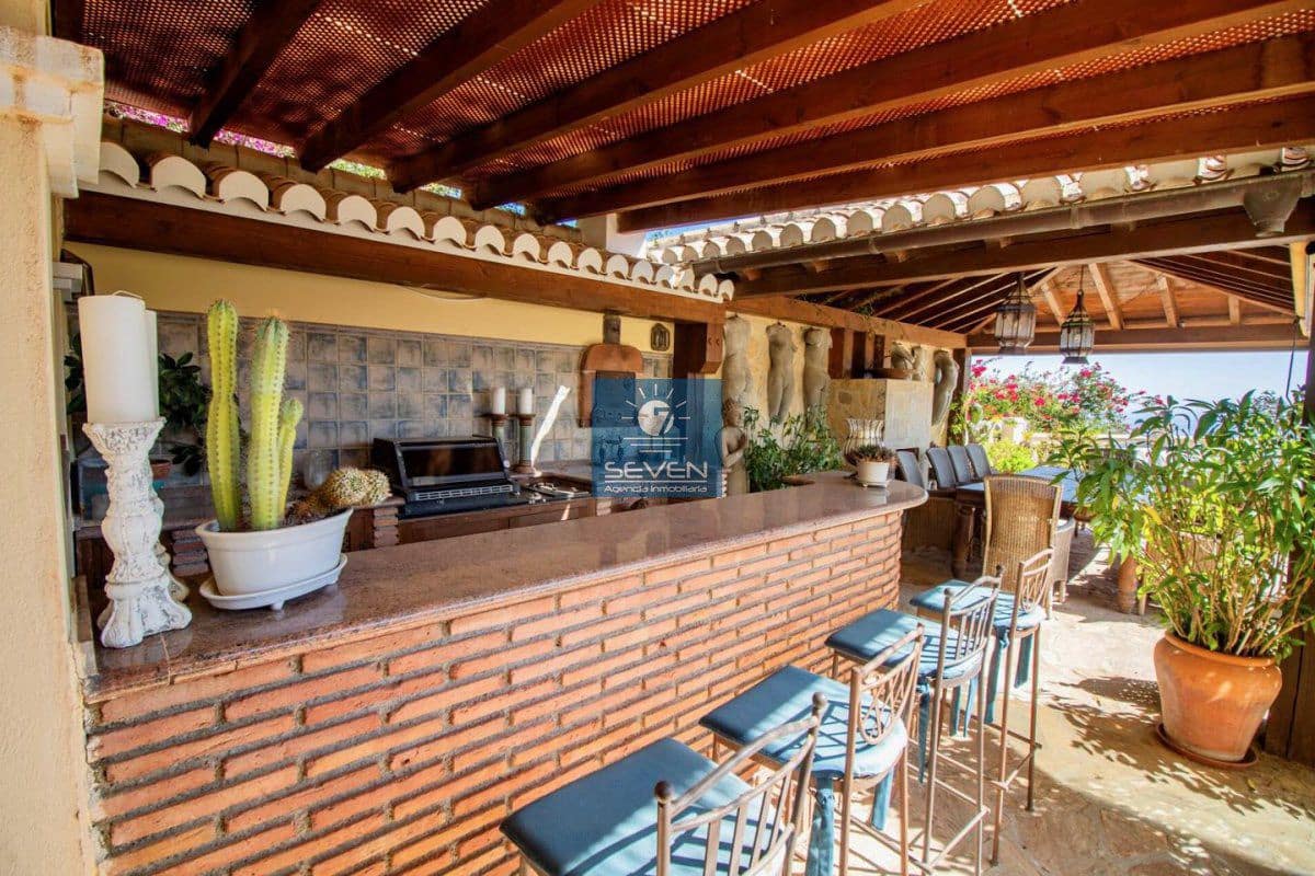 4 quarto Moradia para venda em Cotobro com garagem - 2 700 000 € (Ref: 8615134)