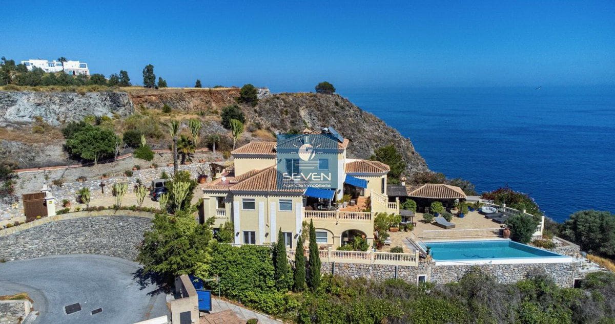 4 quarto Moradia para venda em Cotobro com garagem - 2 700 000 € (Ref: 8615134)