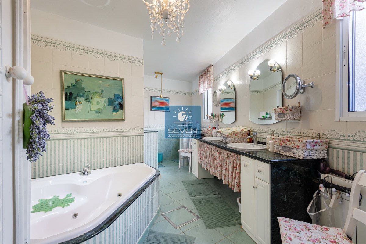 5 slaapkamer Villa te koop in Almunecar - € 639.000 (Ref: 8927184)