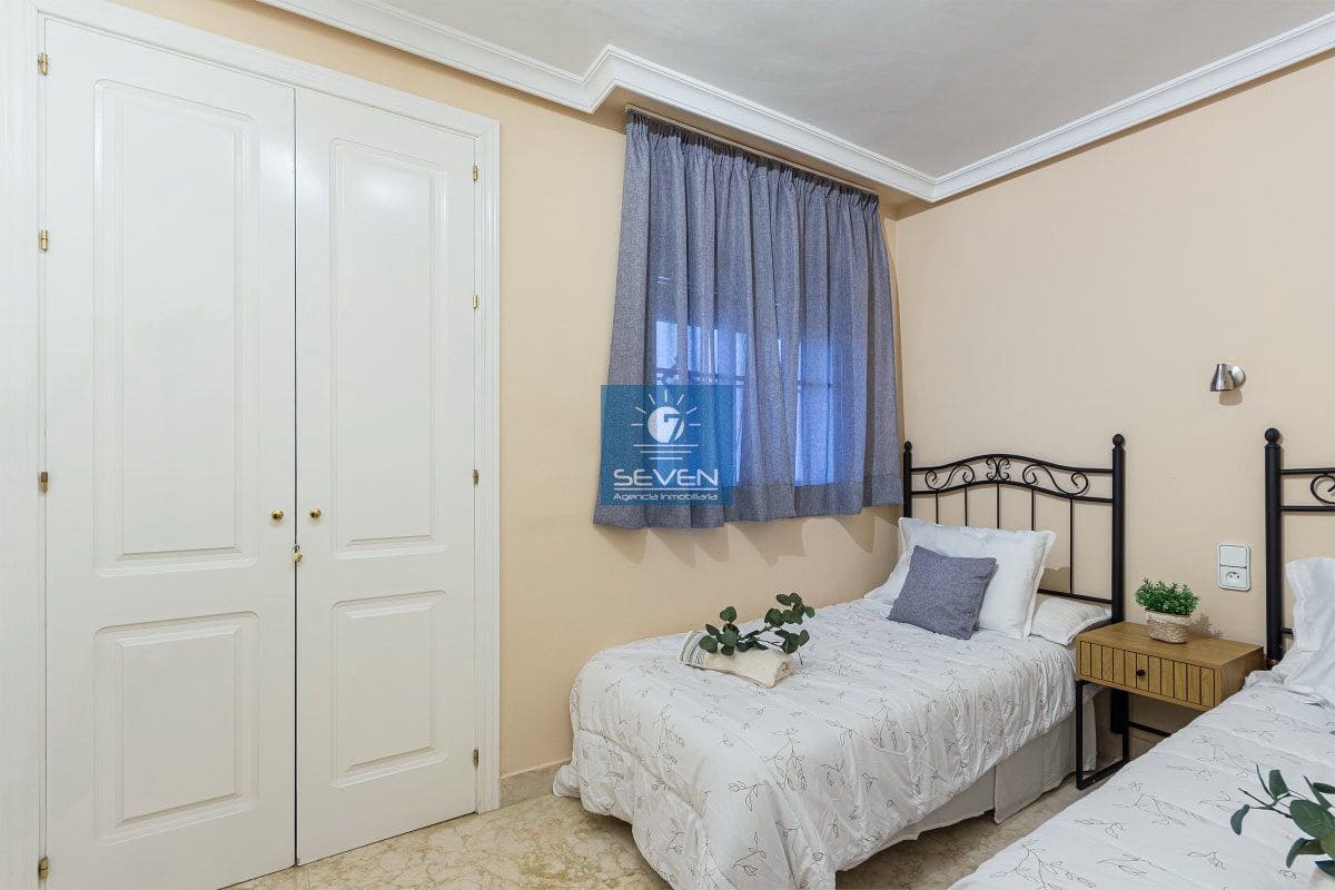 2 quarto Apartamento para arrendamento para férias em Almunecar com Garagem - 950 € (Ref: 9012379)