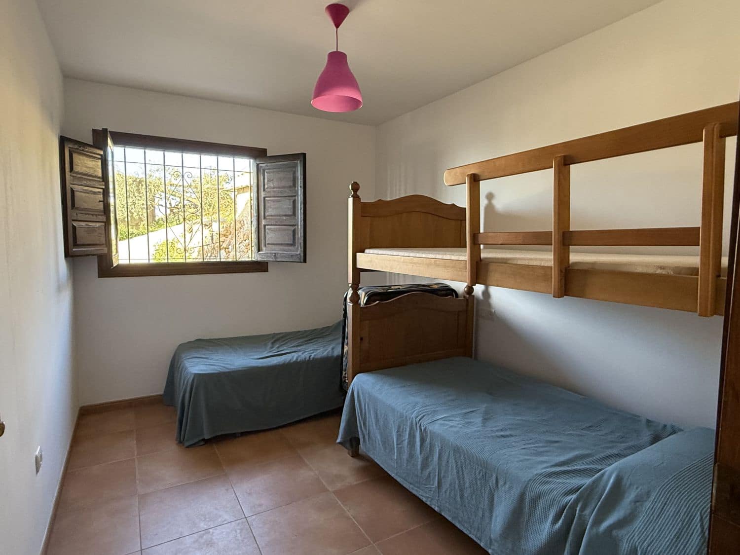 2 sypialnia Finka/Dom wiejski na sprzedaż w Otivar - 153 000 € (Ref: 9012380)