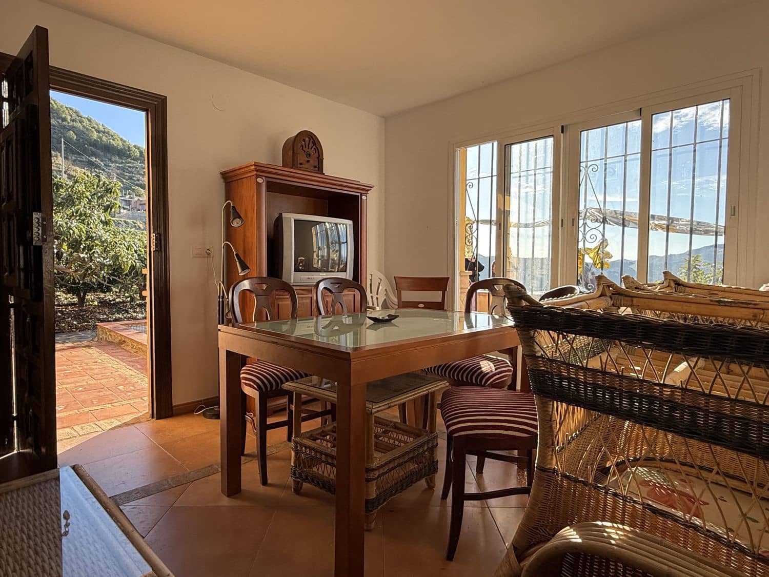 2 sypialnia Finka/Dom wiejski na sprzedaż w Otivar - 153 000 € (Ref: 9012380)