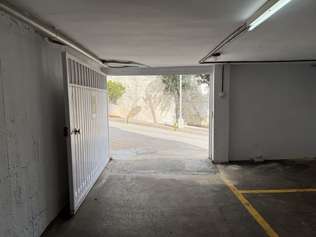 Garage til salg i Velilla, Almuñécar - € 22.500 (Ref: 9012381)