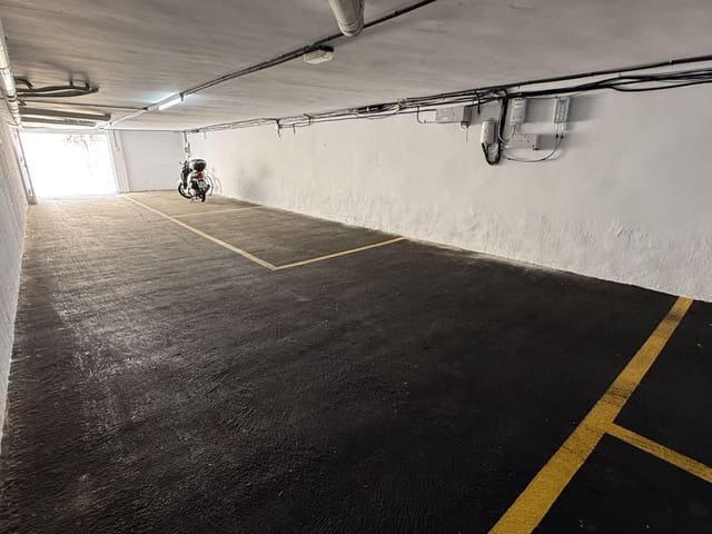 Garage til salg i Velilla, Almuñécar - € 22.500 (Ref: 9012381)