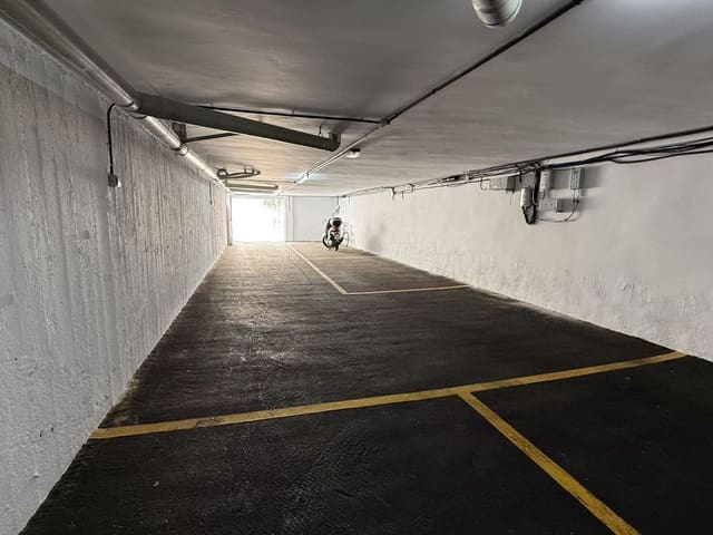 Garage til salg i Velilla, Almuñécar - € 22.500 (Ref: 9012381)