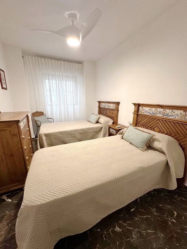 4 bedroom Apartment for rent in Almunecar - € 1,300 (Ref: 9040439)