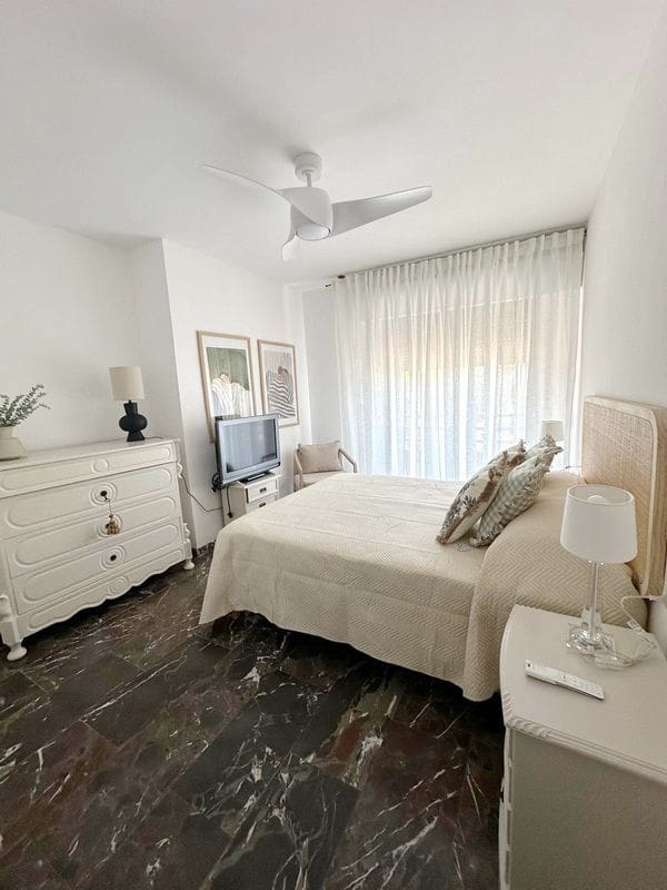 4 bedroom Apartment for rent in Almunecar - € 1,300 (Ref: 9040439)