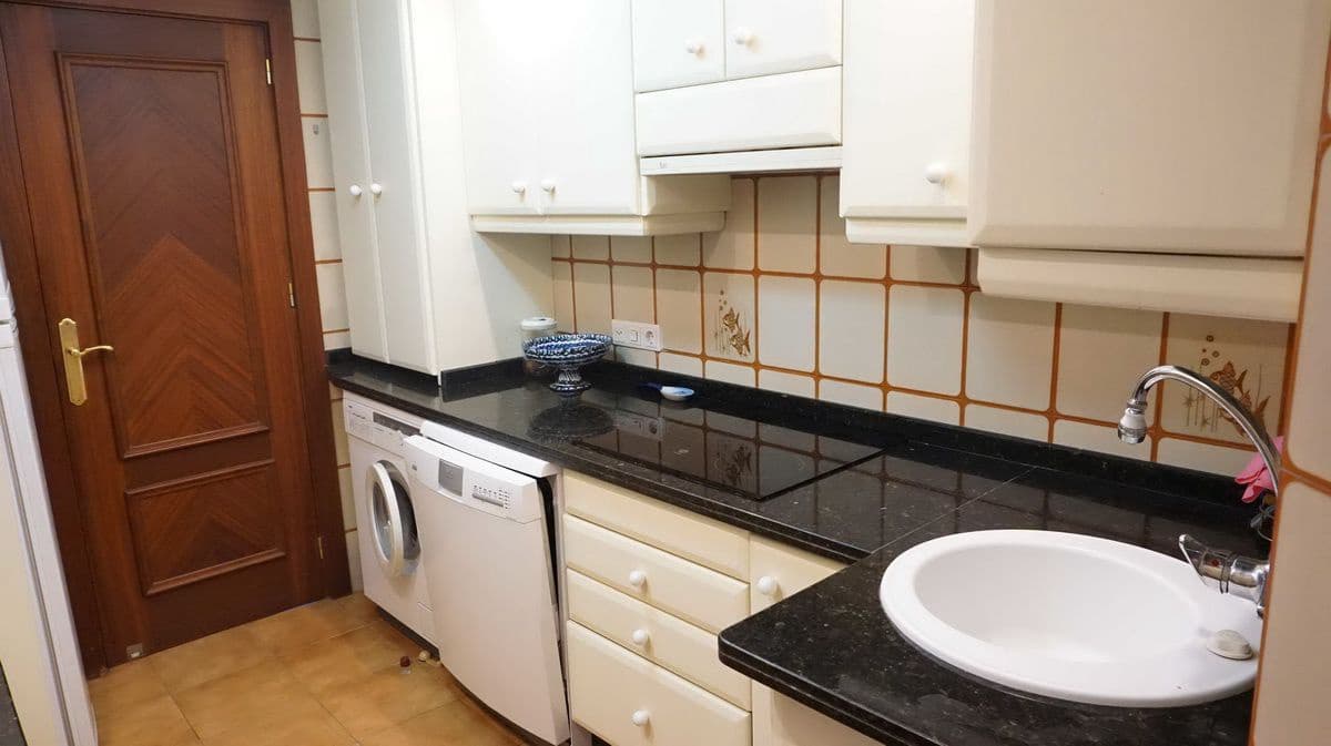 4 bedroom Apartment for rent in Almunecar - € 1,300 (Ref: 9040439)