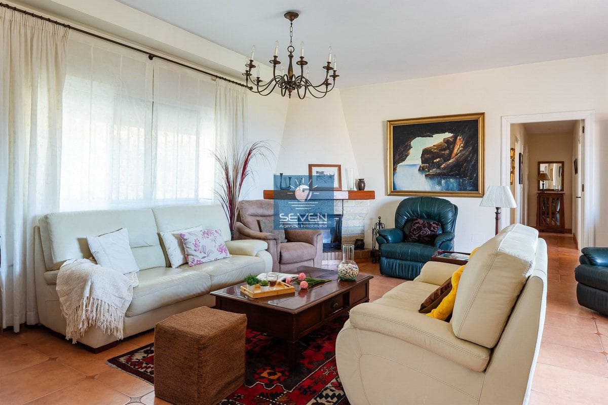 4 bedroom Villa for sale in Almunecar with garage - € 599,000 (Ref: 9157853)