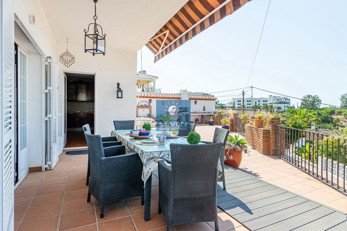 4 bedroom Villa for sale in Almunecar with garage - € 599,000 (Ref: 9157853)