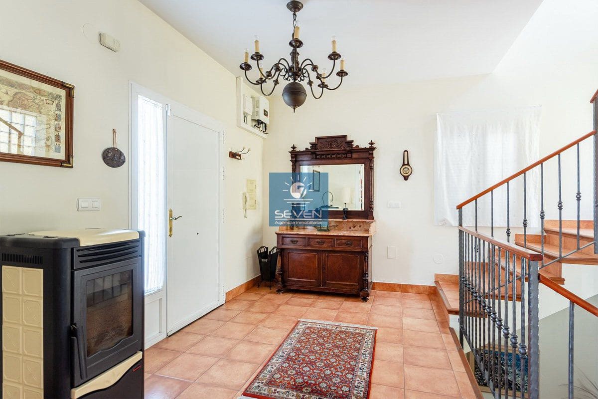 4 bedroom Villa for sale in Almunecar with garage - € 599,000 (Ref: 9157853)