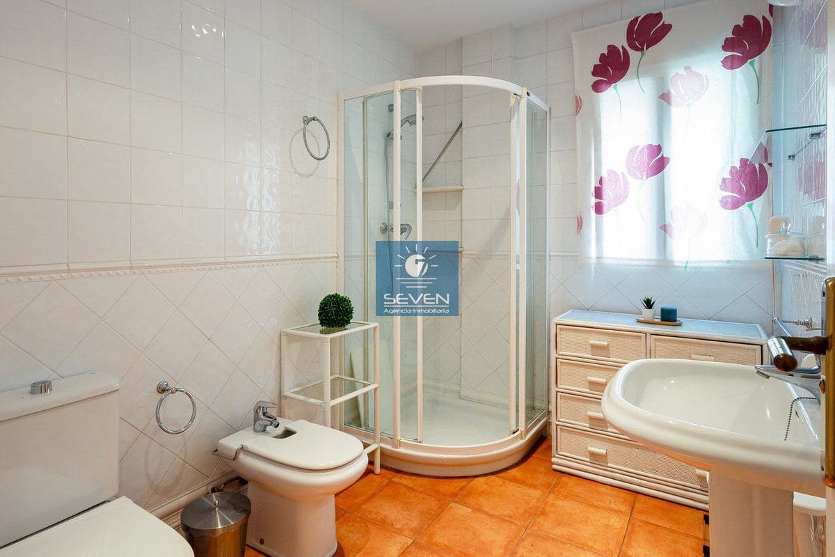 4 bedroom Villa for sale in Almunecar with garage - € 599,000 (Ref: 9157853)