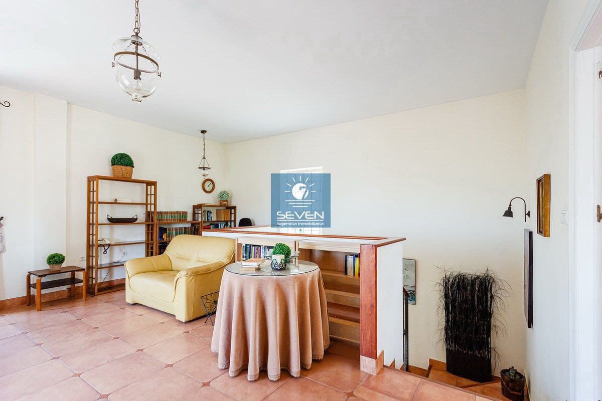 4 bedroom Villa for sale in Almunecar with garage - € 599,000 (Ref: 9157853)